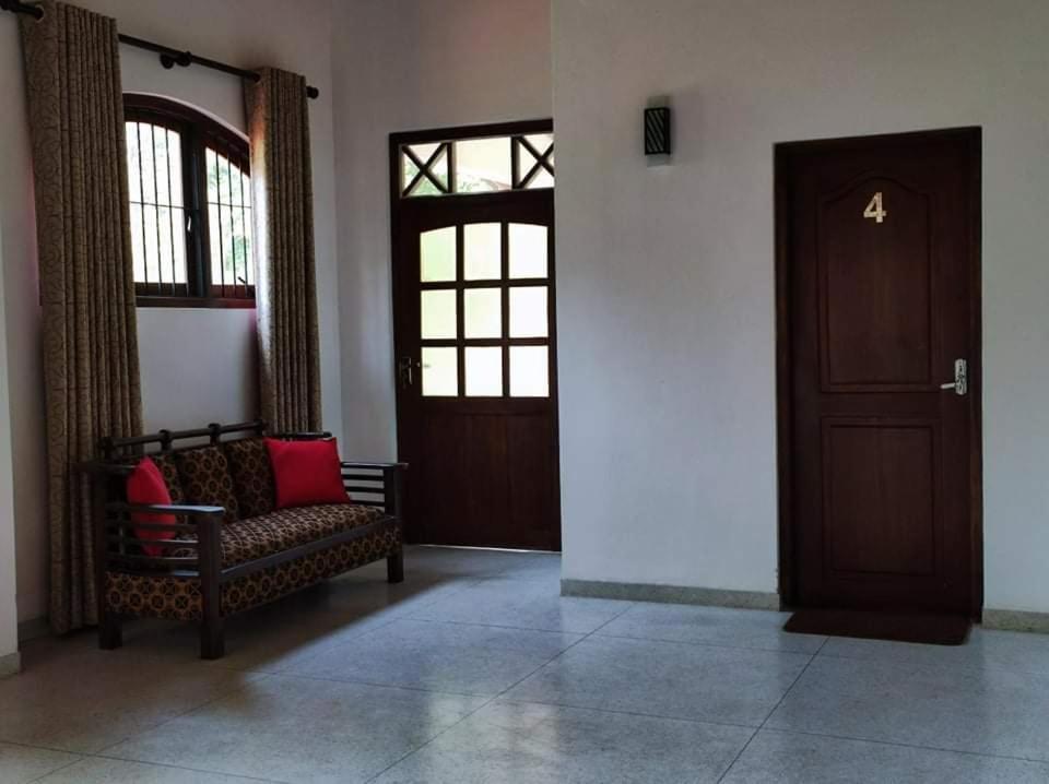 Visu Villa Hotel Habarana Extérieur photo